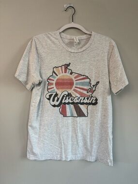 Bella Canvas Heather Gray Wisconsin Graphic Tee with Multicolor Retro Sunburst
